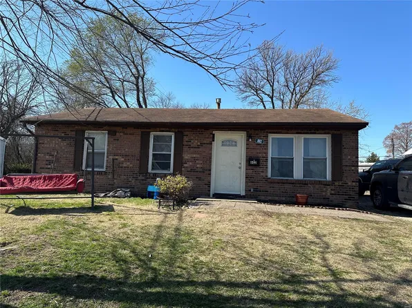 802 Saint Monica Dr, Cahokia, IL 62206