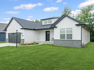 705 Cole Ln, Mahomet, IL