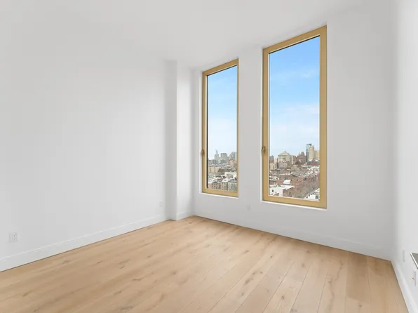 347 Henry Street image 16 of 25