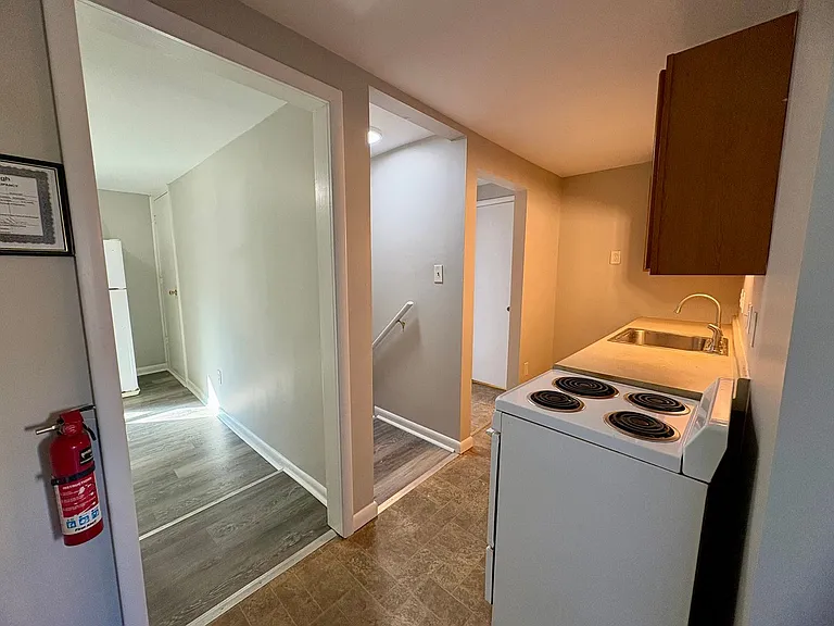 71 Jury St — Photo 11