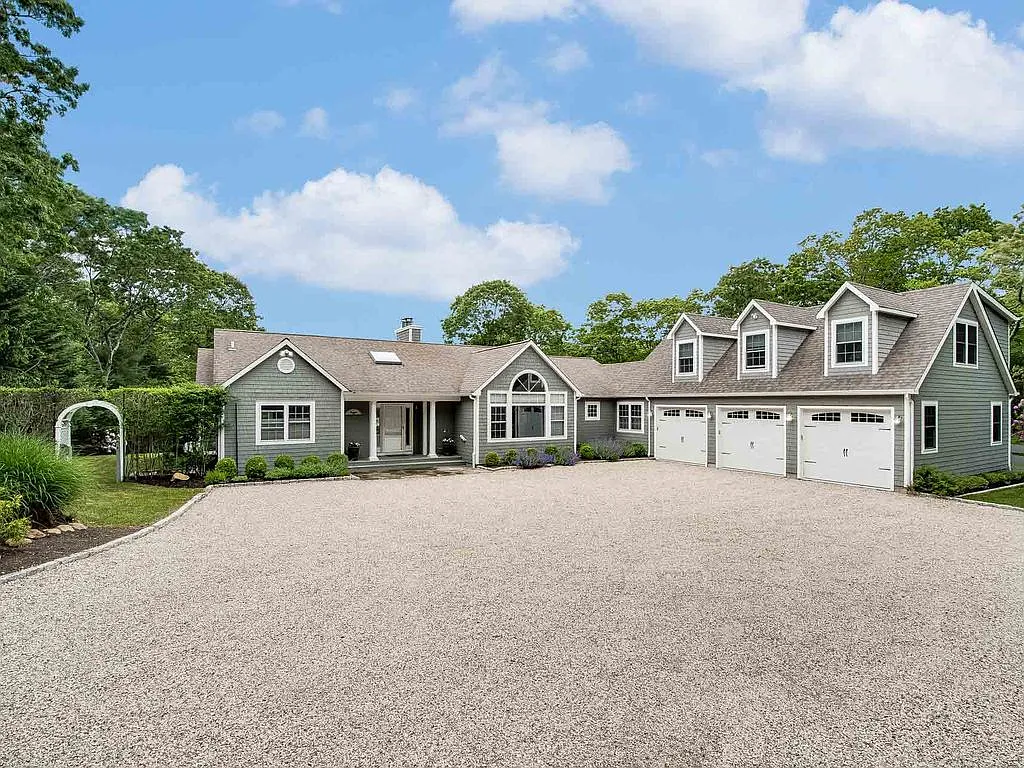 Private 7 Acre East Hampton Estate with Tennis — Photo 2