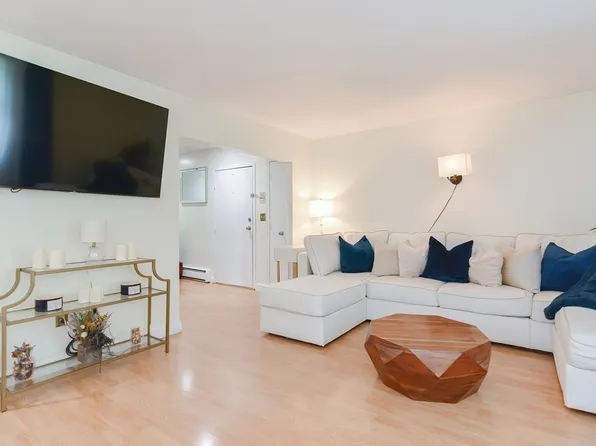 50 Brookvale St APT 2B, Lynn, MA 01905