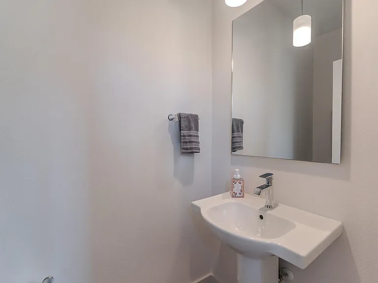 7613 Victory Reserve St — Photo 35