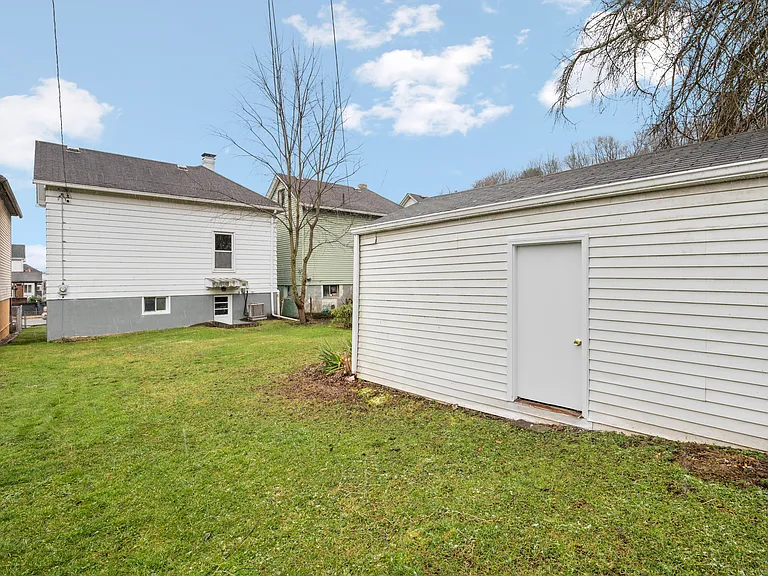 27 Rudolph St — Photo 2