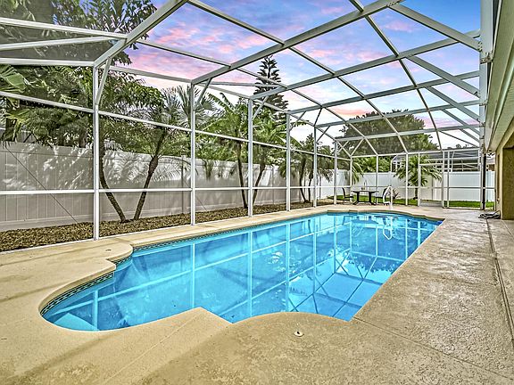 2nd image of 1487 Surrey Park Dr