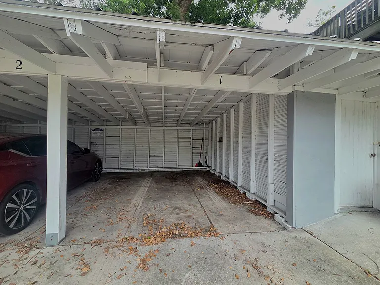 211 E Park St — Photo 16
