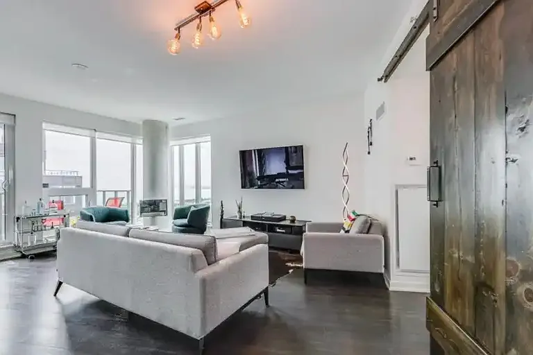 150 E Liberty St #3013 — Photo 5