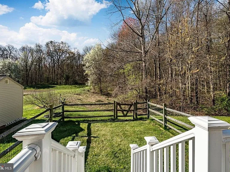 71 Alexis Dr — Photo 15