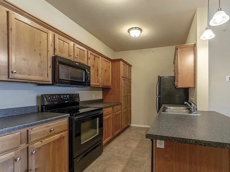 Coryell Courts Apartments — Photo 28