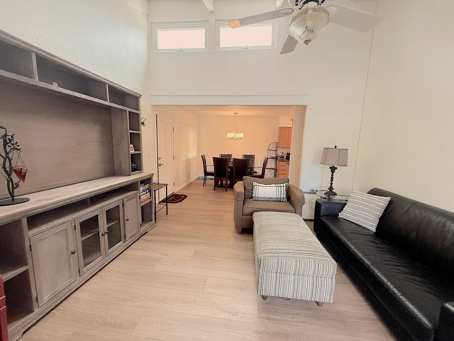 1 bed, 1.0 bath, 729 sqft, $3,200 — Photo 2
