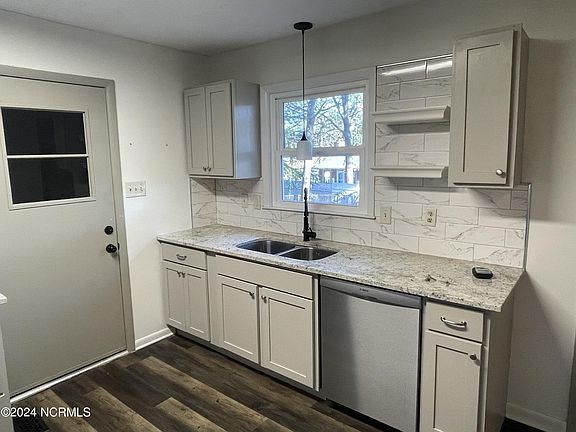 4th image of 3332 Redfox Rd