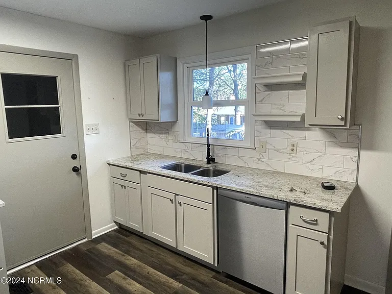 3332 Redfox Rd — Photo 4