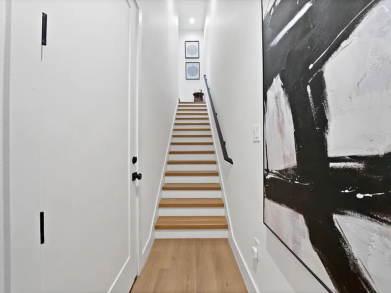 2139 Mail Ave #102 — Photo 2