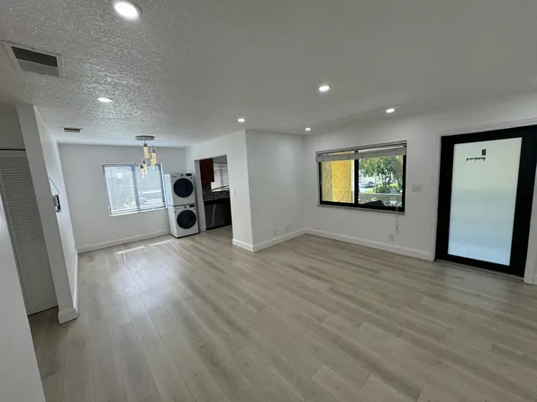 11660 NW 45th St, Pompano Beach, FL 33065
