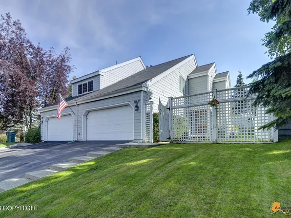 10621 Commodore Dr, Anchorage, AK 99507