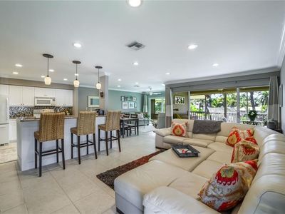 4150 Belair LN #203, Naples, FL, 34103