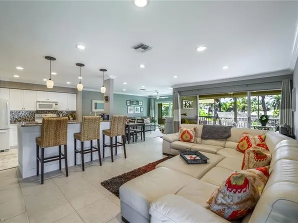 4150 Belair LN #203, NAPLES, FL 34103