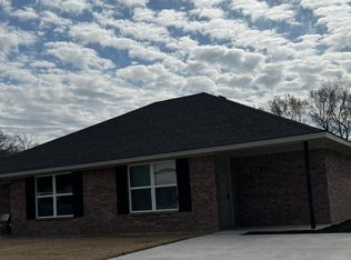 903 W 7th St, Bonham, TX 75418