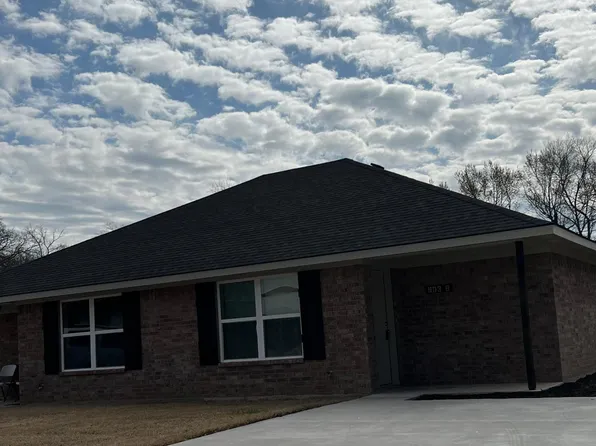 903 W 7th St, Bonham, TX 75418