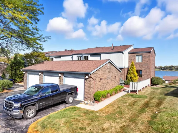 1715 River Rd APT 12, Saint Clair, MI 48079