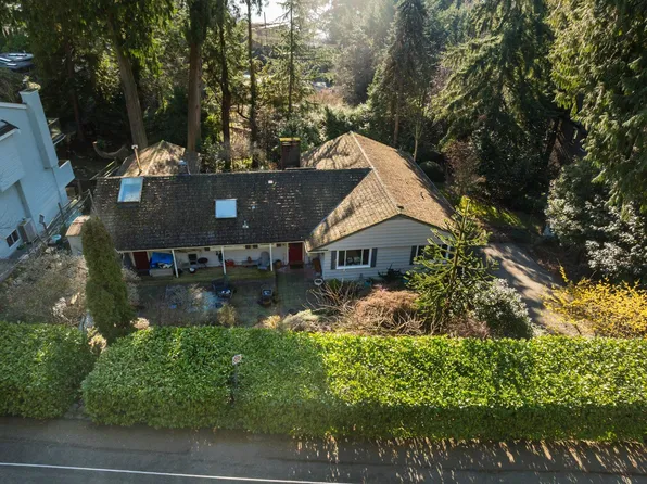 4028 Rose Cres, West Vancouver, BC V7V 2N7