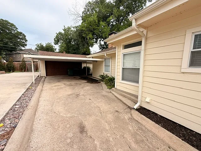 837 Northwood Rd — Photo 3