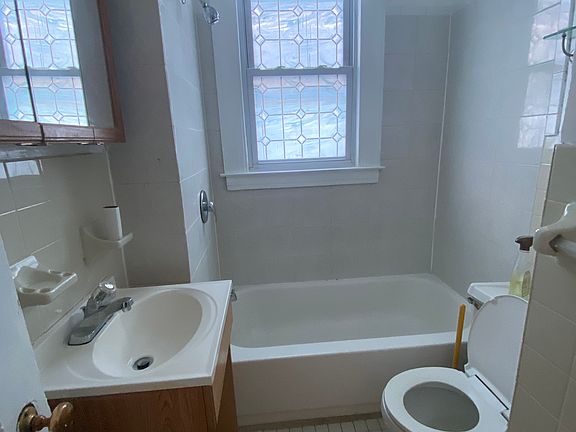 5th image of 795 Savin Ave #2