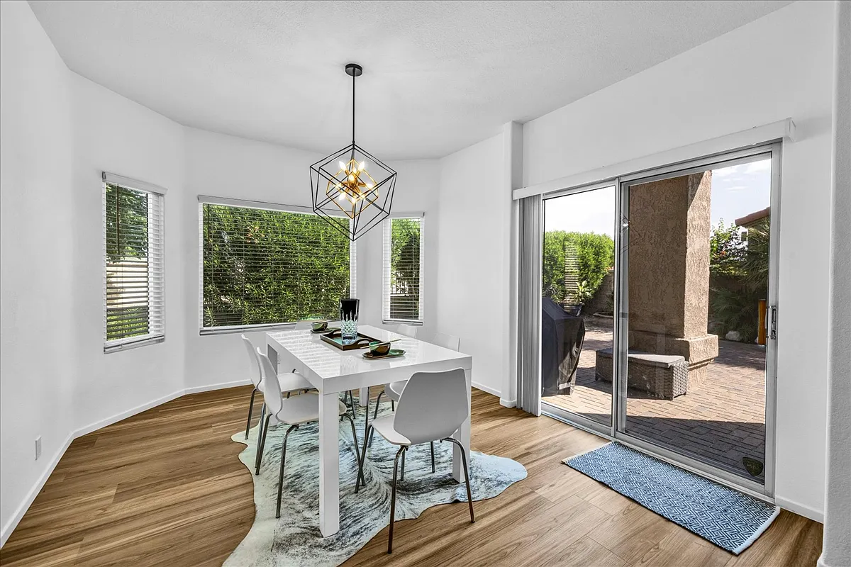 3 bed, 1980 sqft, $7,000 — Photo 2