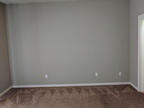 Good Size Master with On Suite Bath and Compact Walk Wardrob