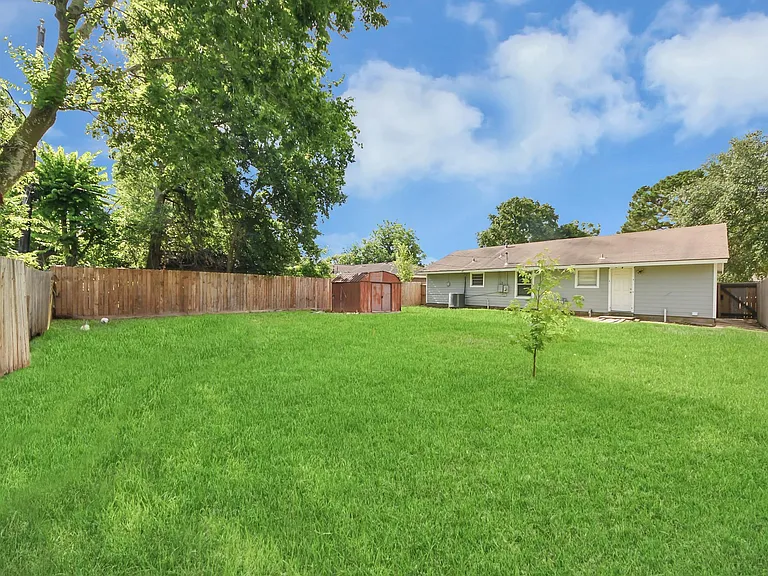 8527 Dillon St — Photo 19
