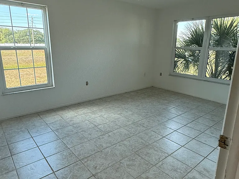 3006 Stilwell Ct — Photo 3