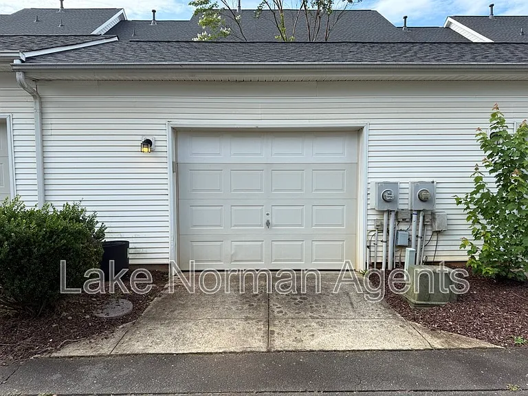 10031 Ansonborough Sq — Photo 18
