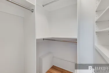 Rented by Barkoff Residential 