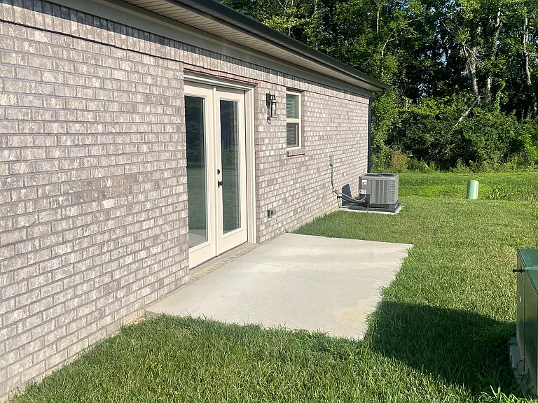 237 Fulkerson Dr #B — Photo 2