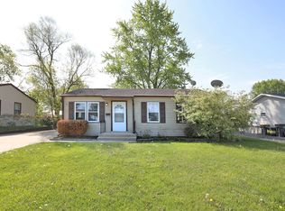 111 Elm Ln, Streamwood, IL 60107