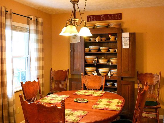 3rd image of 510 Colonial Rd Unit 4