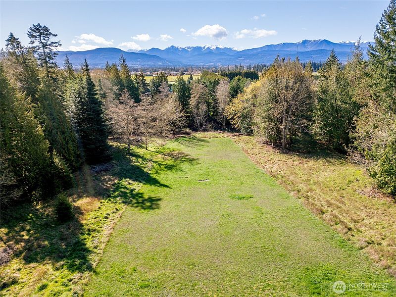 3rd image of 193 Snowberry Lane