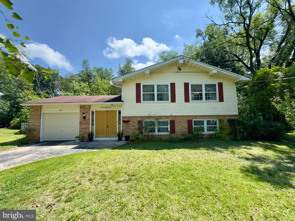 1353 Heartwood Dr, Cherry Hill, NJ 08003