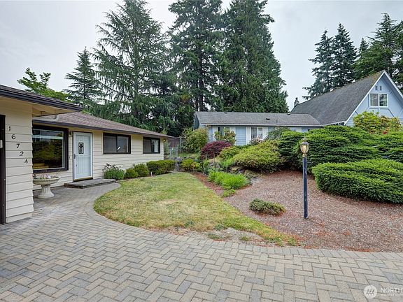 2nd image of 16724 NE 22nd Street