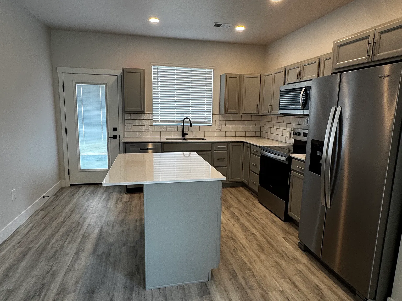 3 bed, 2.5 bath, 1780 sqft, $2,535 — Photo 2