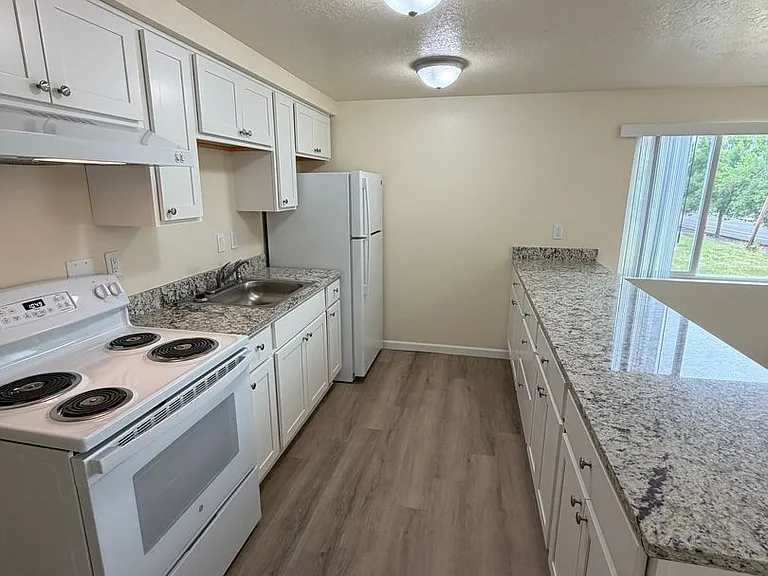 2215 Elm St SW — Photo 43