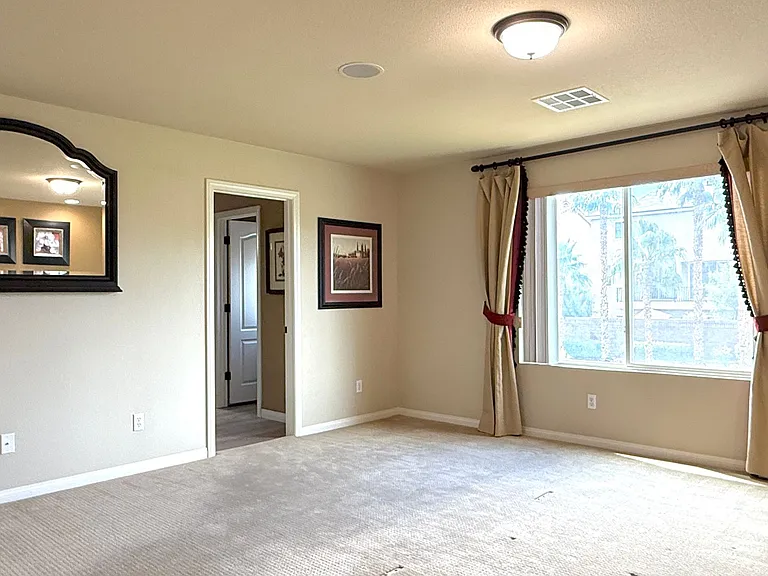 6825 Philharmonic Ave — Photo 24