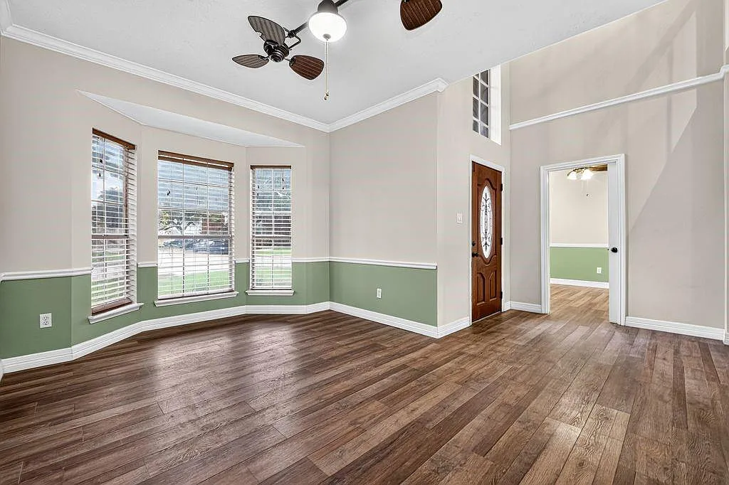 4 bed, 2.5 bath, 2680 sqft, $2,500 — Photo 4