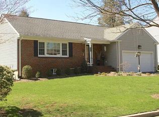 419 Lakeview Dr, Oradell, NJ 07649