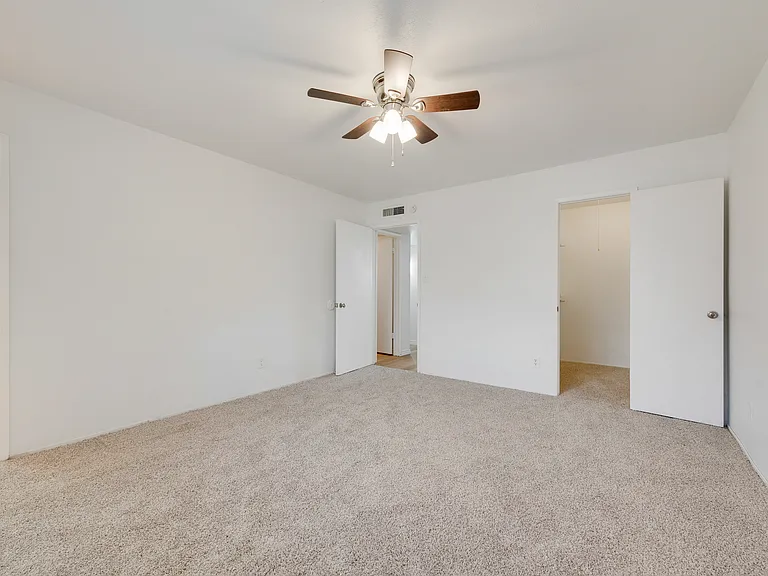 409 Forestwood Dr — Photo 9