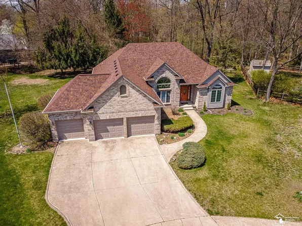 3158 Lennox Ct, Lambertville, MI 48144