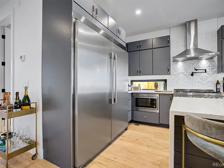 2526 S Lincoln St — Photo 12