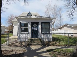 409 N Macomb St, Valentine, NE 69201
