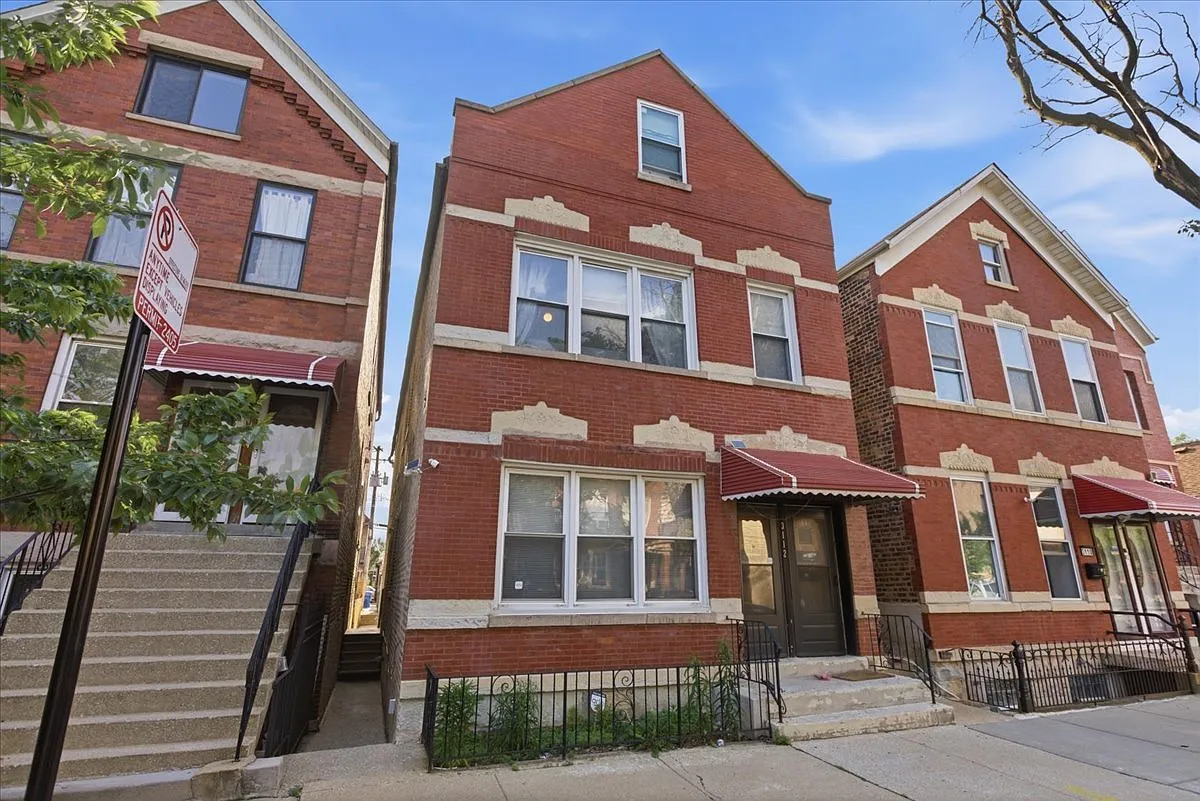3 bed, 1127 sqft, $2,500 — Photo 1