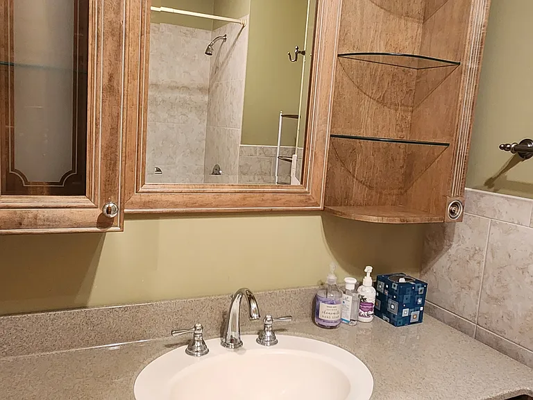 Main bathroom
